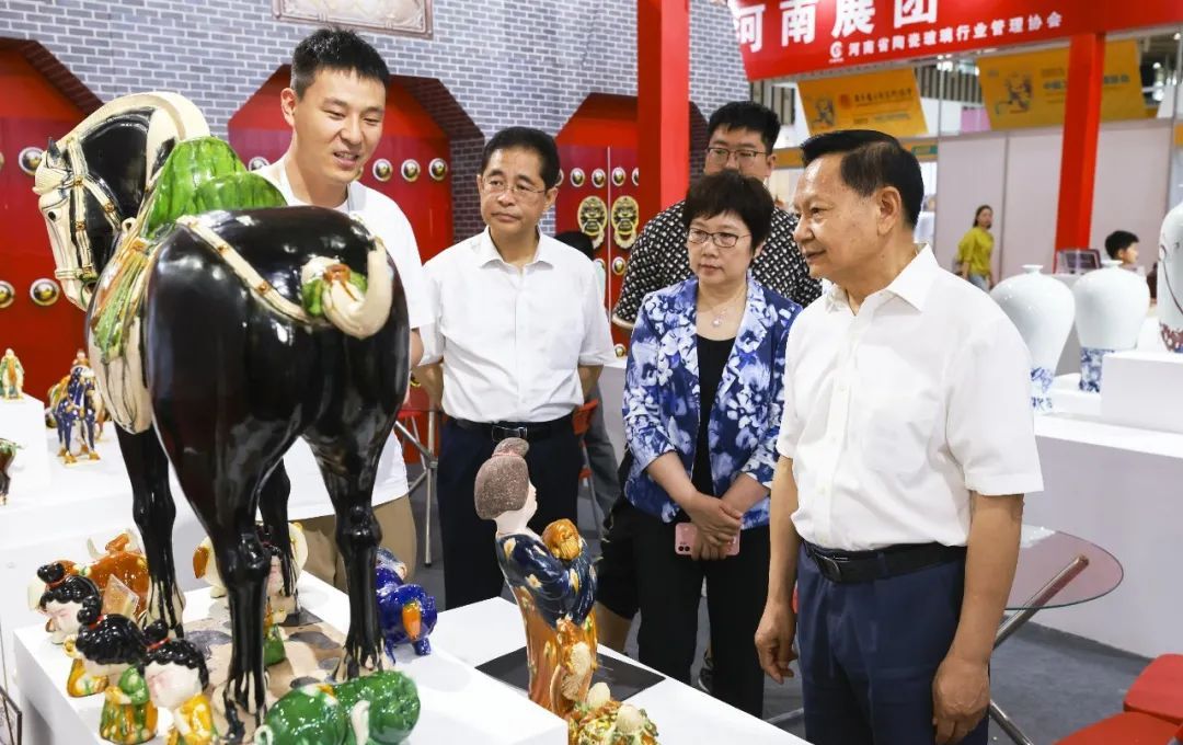 中國輕工業聯合會會長張崇和一行調研第三屆